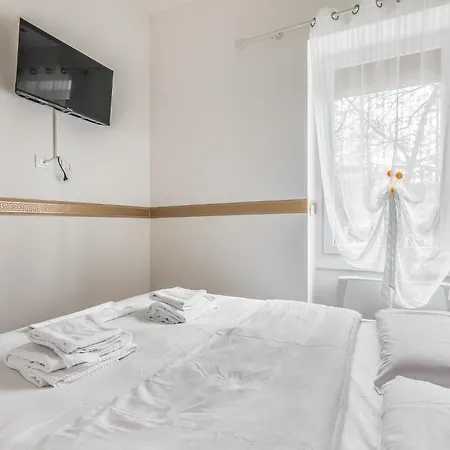 Apartment Vetra-parco Delle Basiliche 2 Pax- Wifi- Banfi