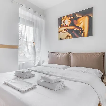 Vetra-parco Delle Basiliche 2 Pax- Wifi- Banfi Apartment *
